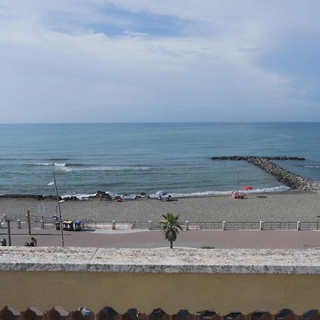 Domus Anna Lejlighed Lido di Ostia Eksteriør billede